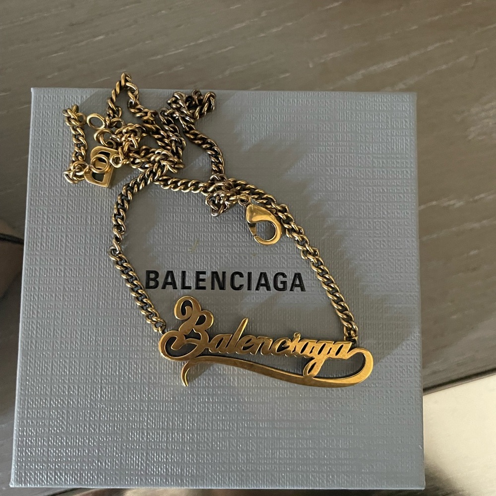 Balenciaga  valentine chain